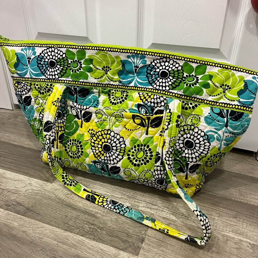 Vera Bradley Miller Bag XL Tote in Limes Up EUC